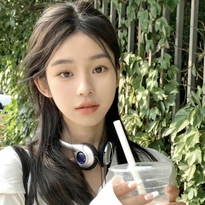酷爱电影的庞波小姐